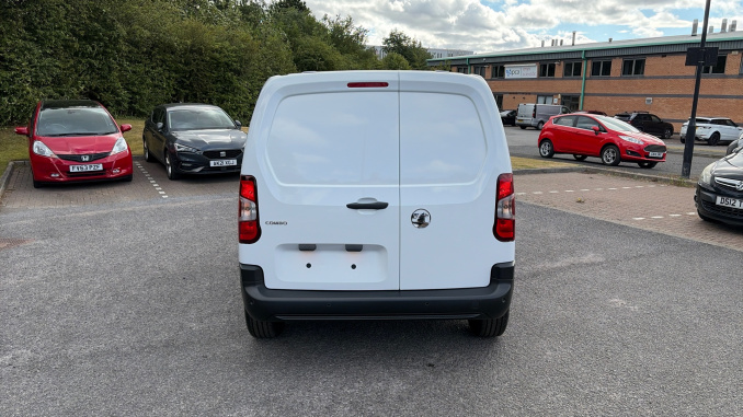 Vauxhall Combo Cargo Combo Diesel 1.5 Turbo D 100ps Prime Plus H1 Van - Image 11
